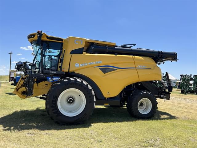 Image of New Holland CR8.90 equipment image 3