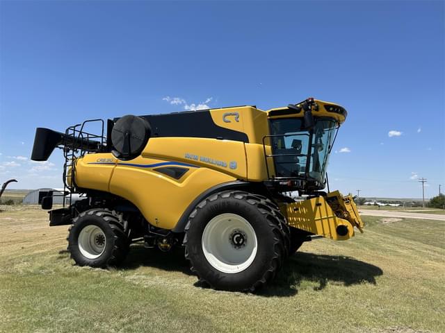 Image of New Holland CR8.90 equipment image 1