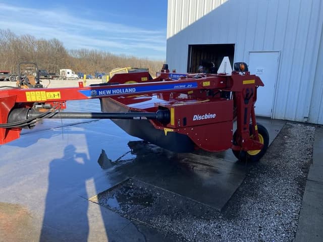 Image of New Holland 210 equipment image 2