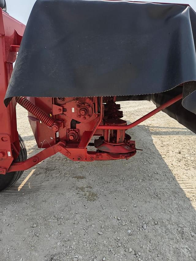 Image of New Holland 210 equipment image 3