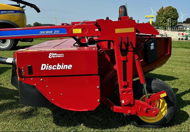 Image of New Holland Discbine 210 equipment image 2