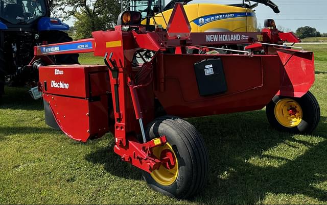 Image of New Holland Discbine 210 equipment image 3