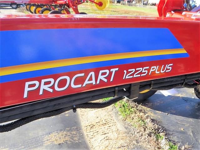 Image of New Holland ProCart 1225 Plus equipment image 2