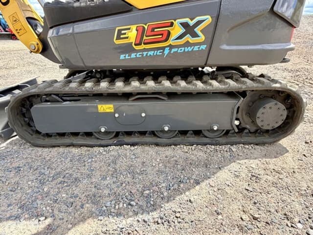 Image of New Holland E15X equipment image 3