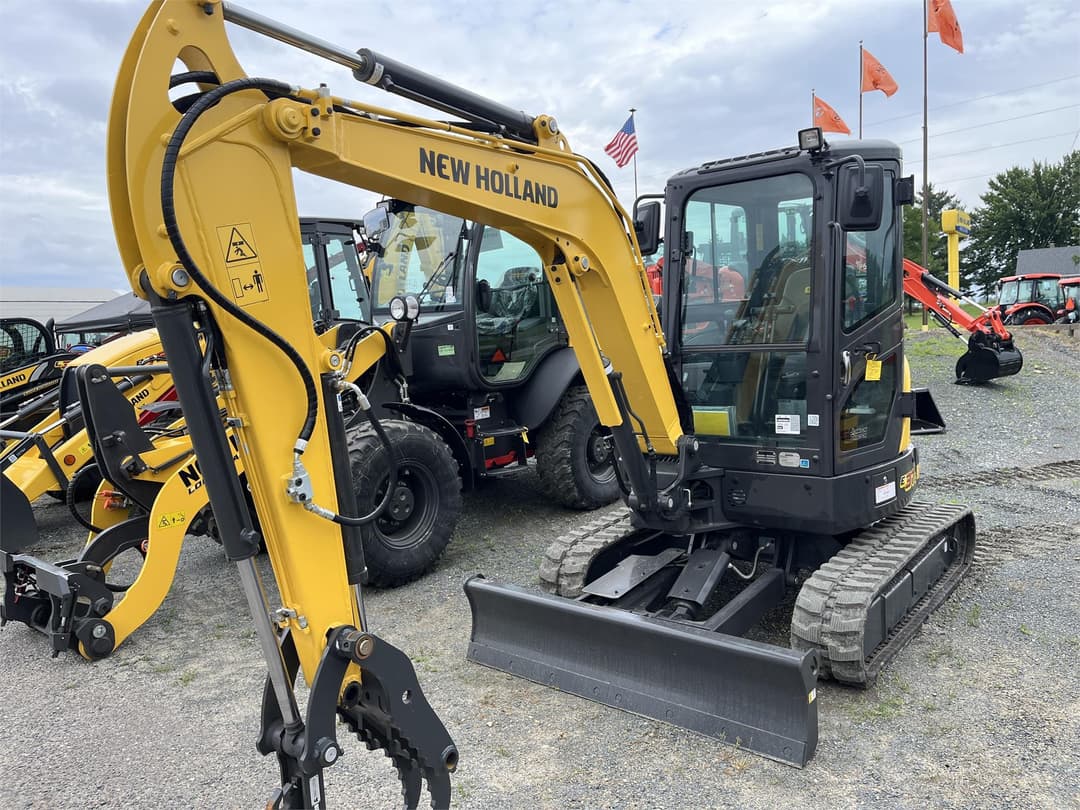 Image of New Holland E37C Image 0