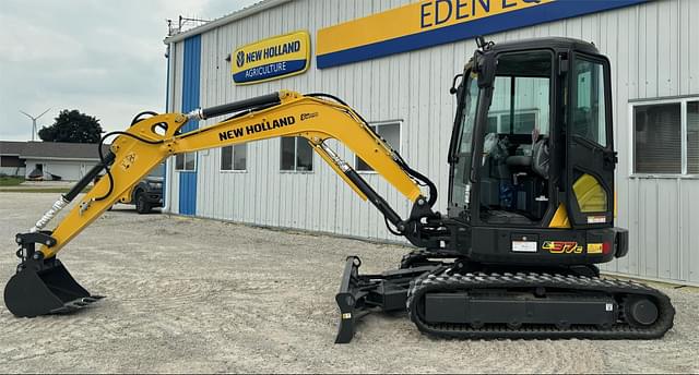 Image of New Holland E37C equipment image 1