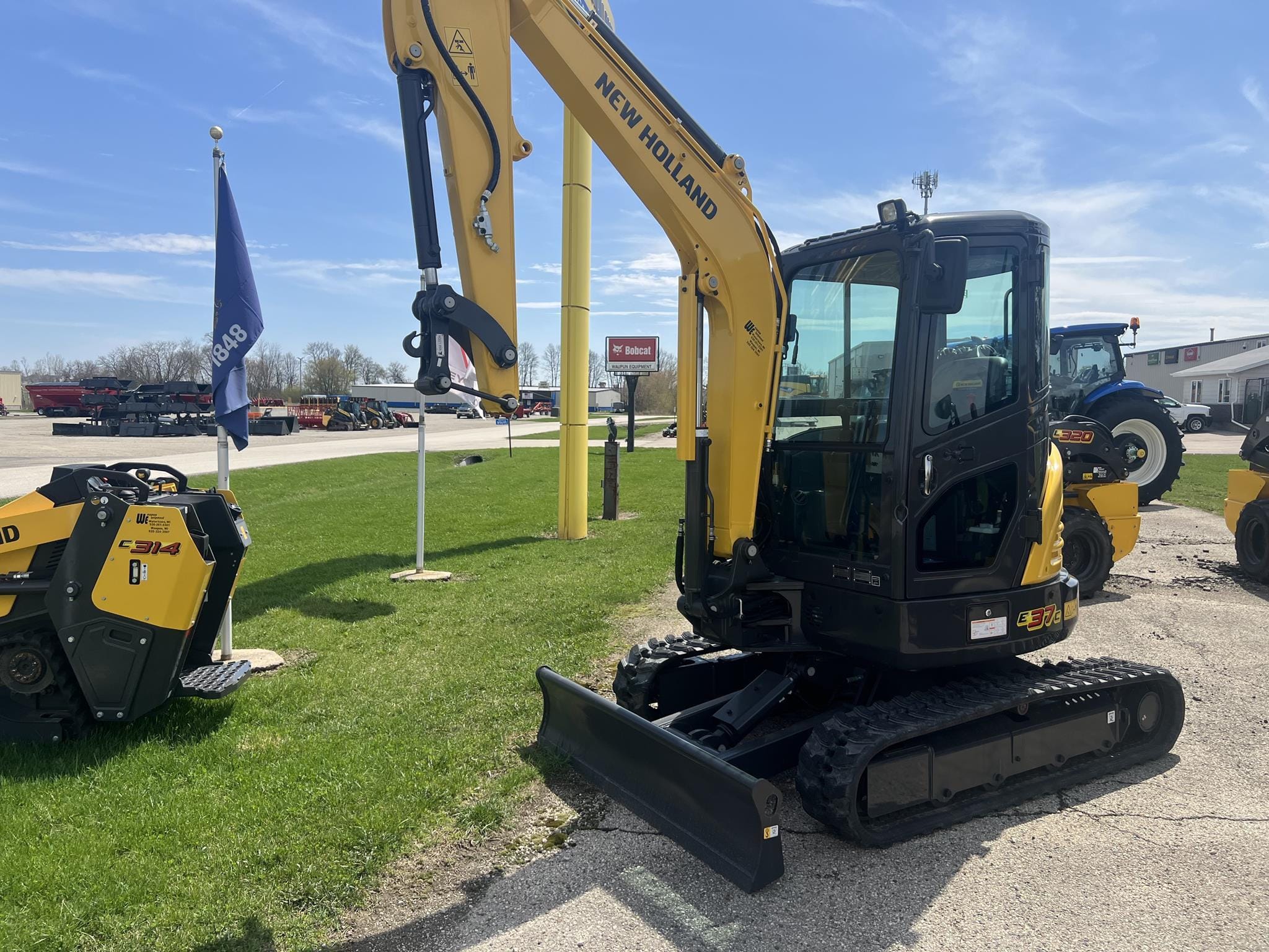 2024 New Holland E37C Equipment Image0