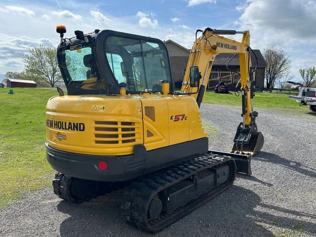 Image of New Holland E57C equipment image 4