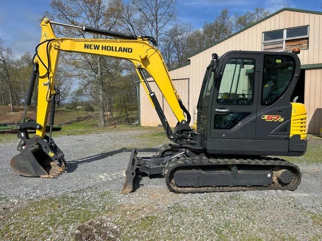 Image of New Holland E57C equipment image 1