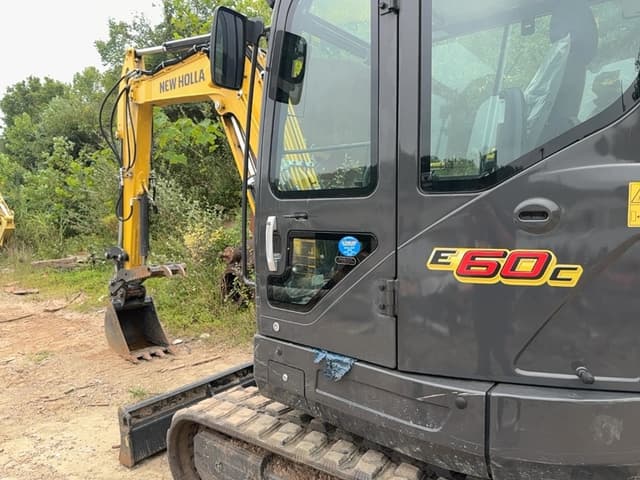 Image of New Holland E60C equipment image 4
