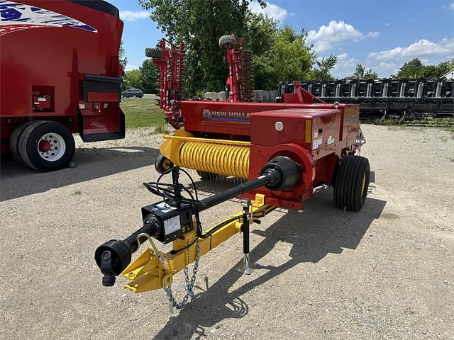 Image of New Holland Hayliner 275 equipment image 1