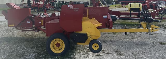 Image of New Holland Hayliner 275 equipment image 3