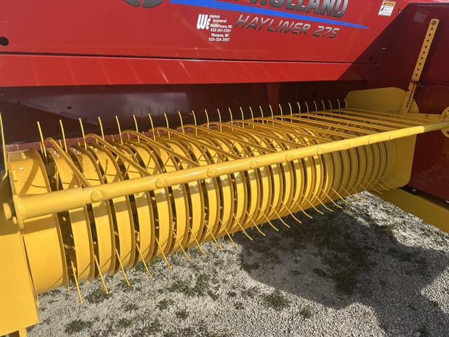 Image of New Holland Hayliner 275 equipment image 2