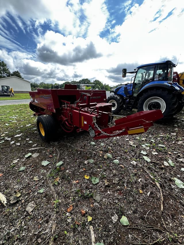 Image of New Holland Hayliner 275 equipment image 2