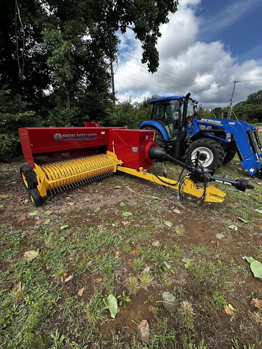 Image of New Holland Hayliner 275 Primary image