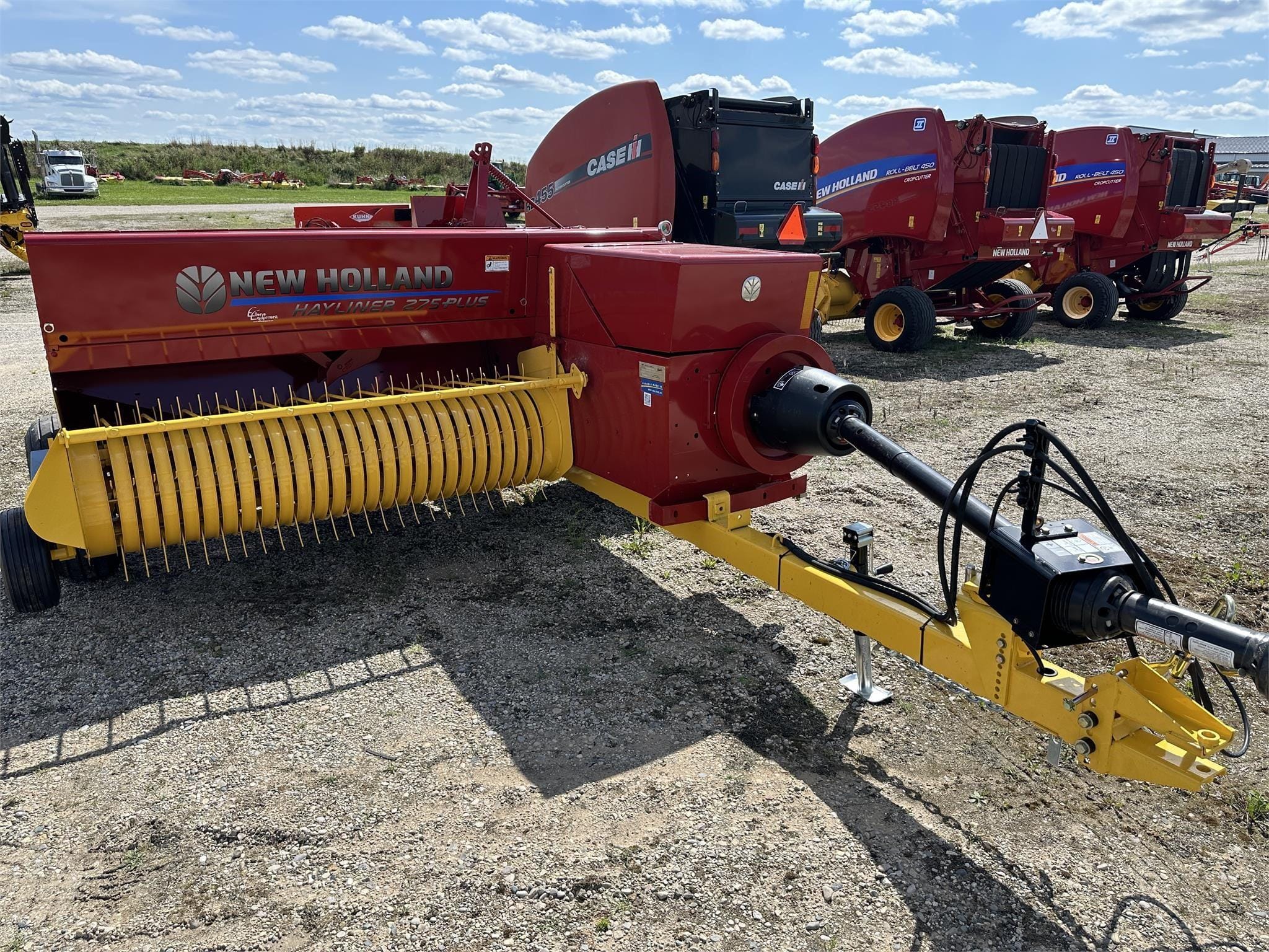 2024 New Holland Hayliner 275 Plus Equipment Image0