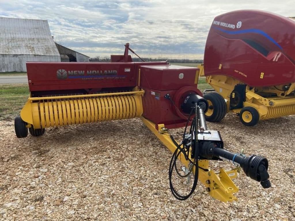 Image of New Holland Hayliner 275 Plus Image 1