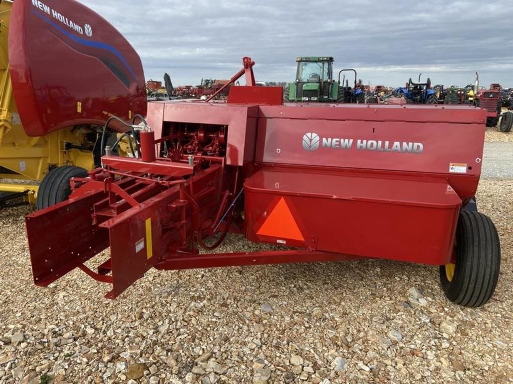 2024 New Holland Hayliner 275 Plus Equipment Image0