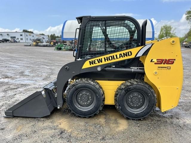 Image of New Holland L316 equipment image 3