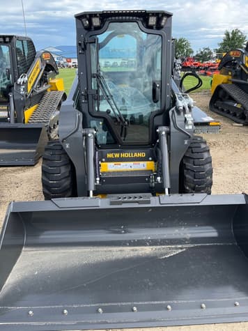 Main image New Holland L320