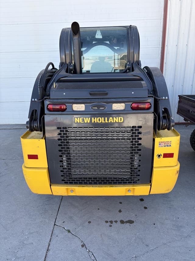 Image of New Holland L320 equipment image 3