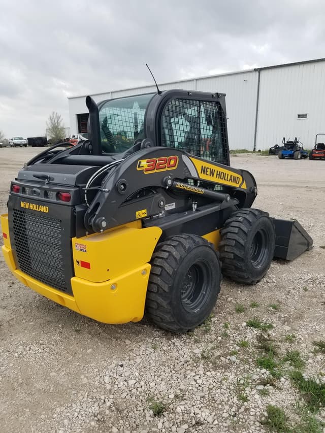Image of New Holland L320 equipment image 3