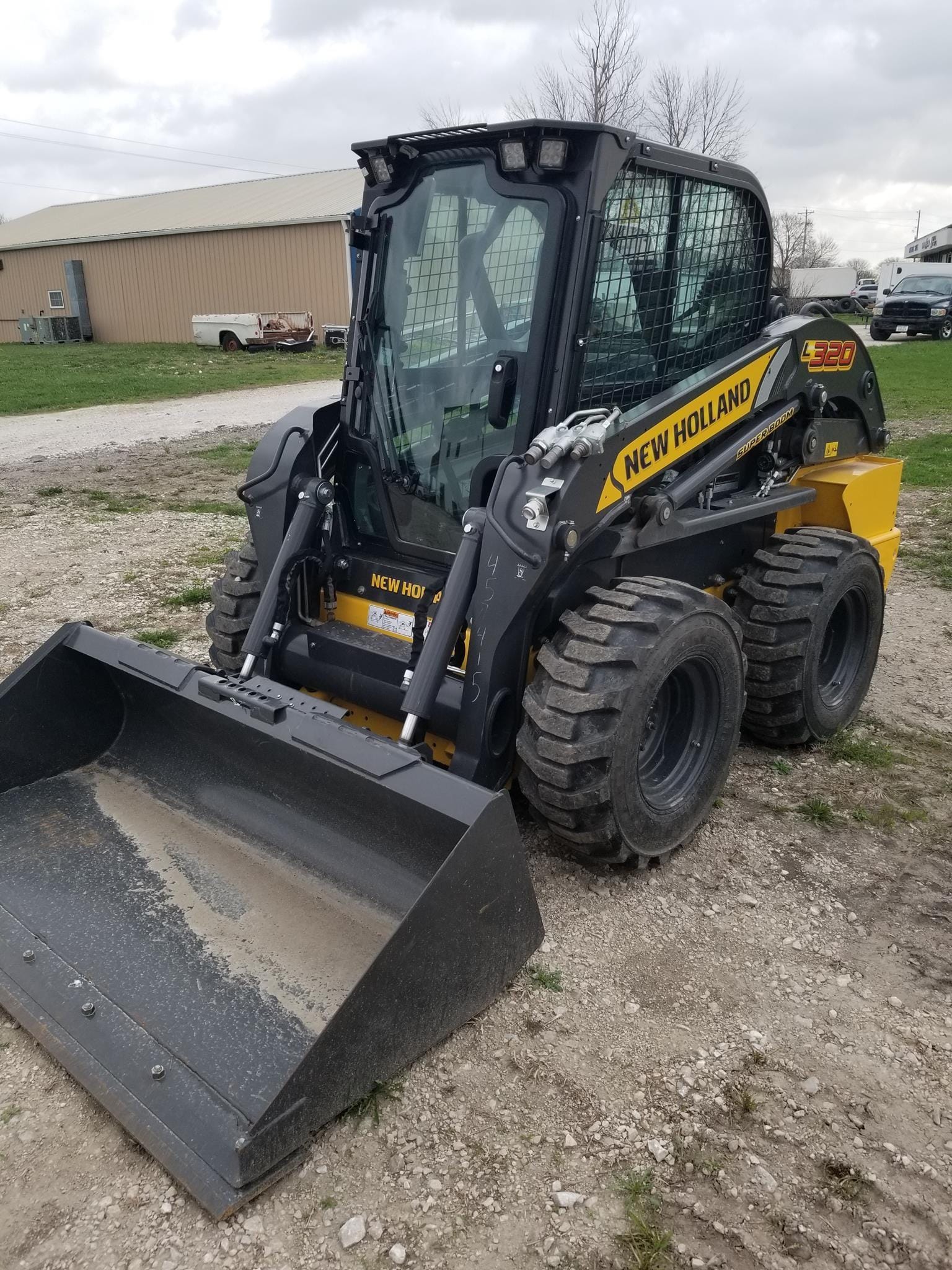 2024 New Holland L320 Equipment Image0