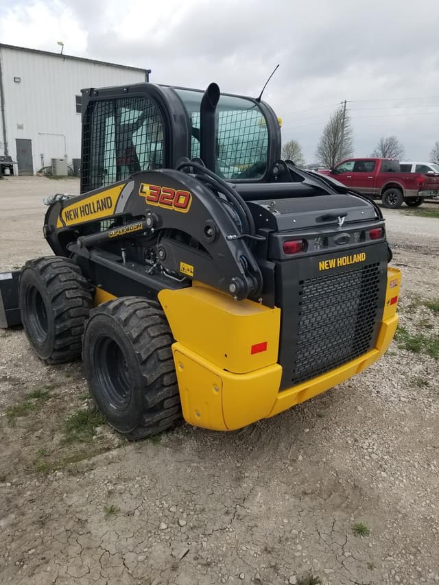 Image of New Holland L320 equipment image 2