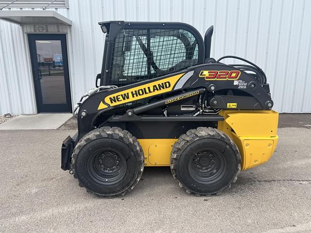 Image of New Holland L320 equipment image 1