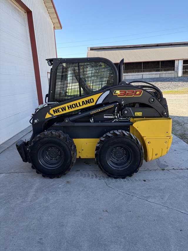 Image of New Holland L320 equipment image 1
