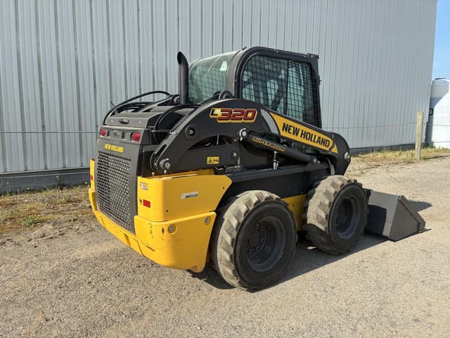 Image of New Holland L320 equipment image 1