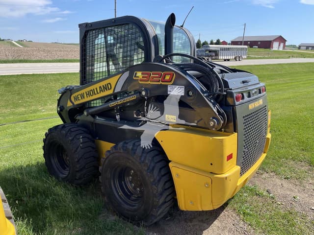 Image of New Holland L320 equipment image 2