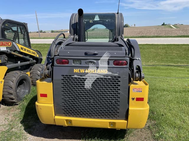 Image of New Holland L320 equipment image 1