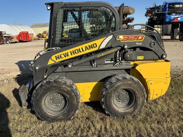 Image of New Holland L320 equipment image 3