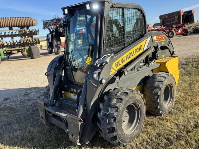 Image of New Holland L320 equipment image 4