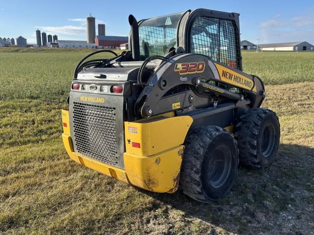 Image of New Holland L320 equipment image 1
