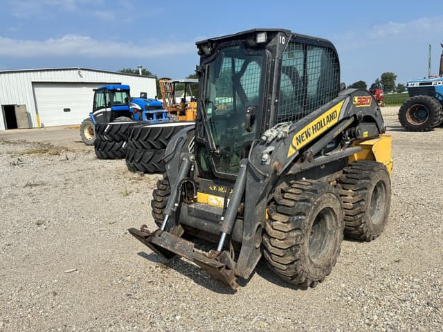 Image of New Holland L320 equipment image 1
