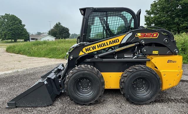 Image of New Holland L320 equipment image 3