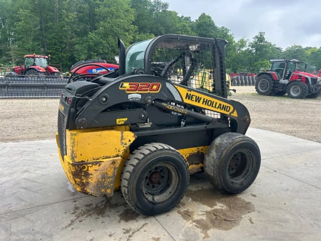 Image of New Holland L320 equipment image 1