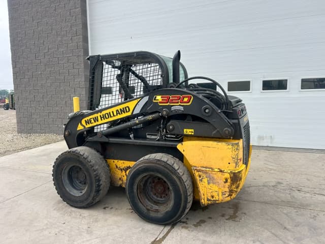 Image of New Holland L320 equipment image 2
