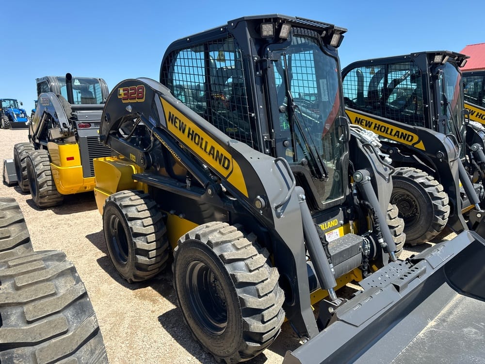 2024 New Holland L328 Equipment Image0