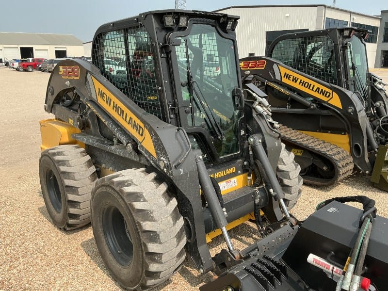 2024 New Holland L328 Equipment Image0