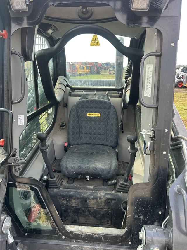 Image of New Holland L328 equipment image 4