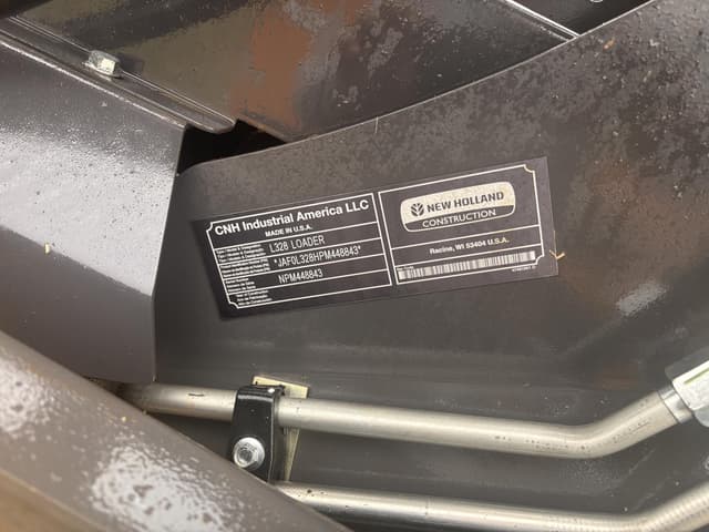 Image of New Holland L328 equipment image 4