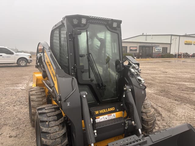 Image of New Holland L328 equipment image 2