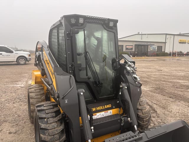 Image of New Holland L328 equipment image 2