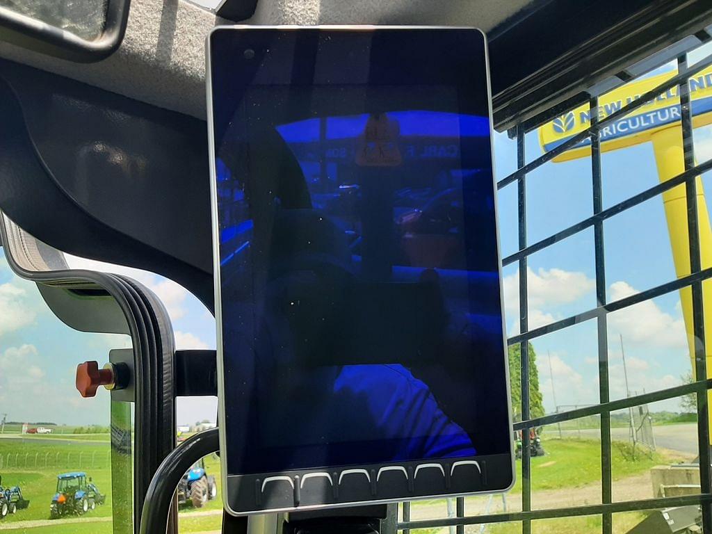 Image of New Holland L328 Primary image