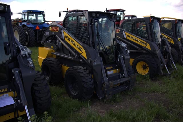 Image of New Holland L328 equipment image 2