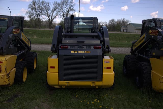 Image of New Holland L328 equipment image 4