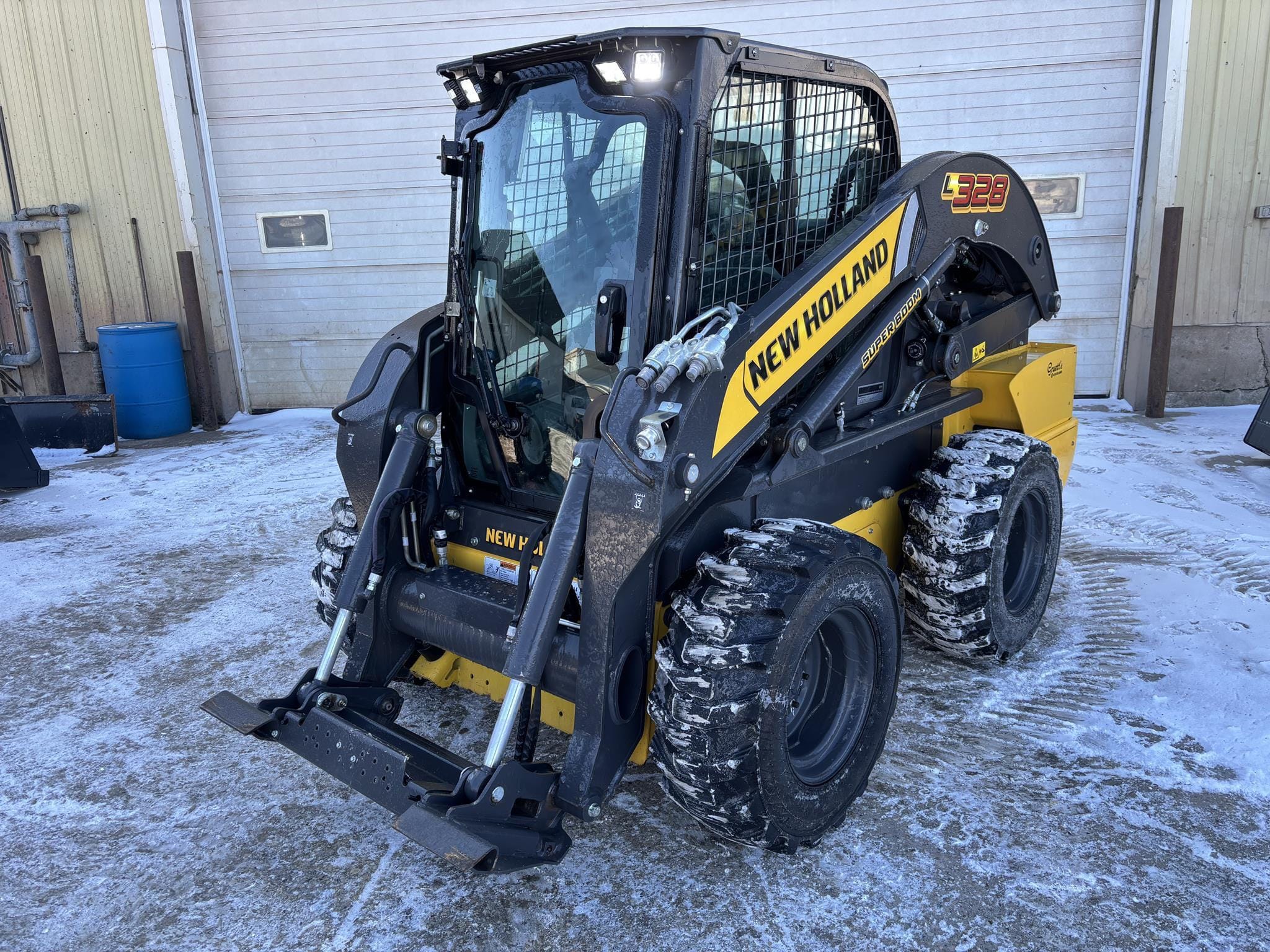 2024 New Holland L328 Equipment Image0